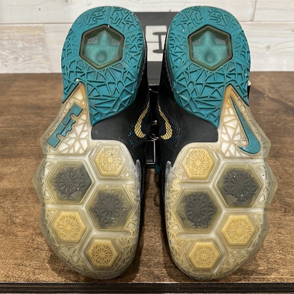 Lebron 13 Low Black Metallic Gold Anthracite - Picture 5 of 6